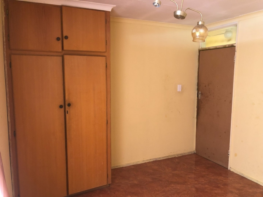 3 Bedroom Property for Sale in Molifi Tau Kloof Free State